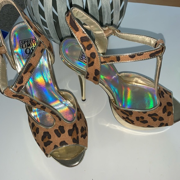 Leopard T-Strap Platform Heels - Picture 2 of 5